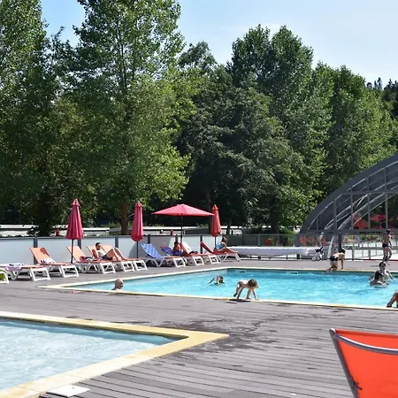 فندق Domaine Du Chambon 3*