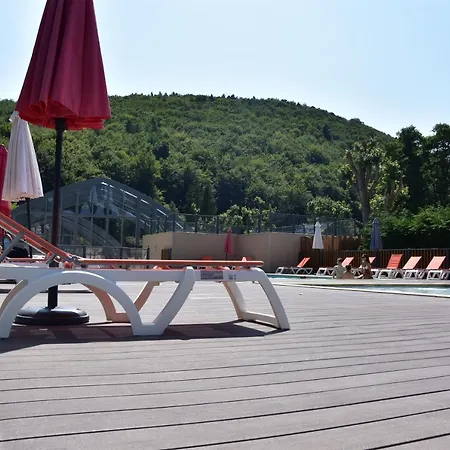 فندق Domaine Du Chambon 3*