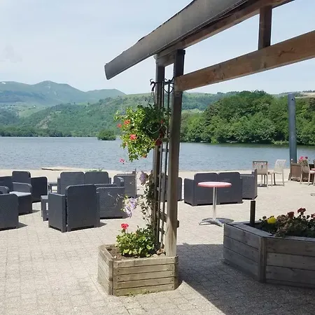 Domaine Du Chambon فندق