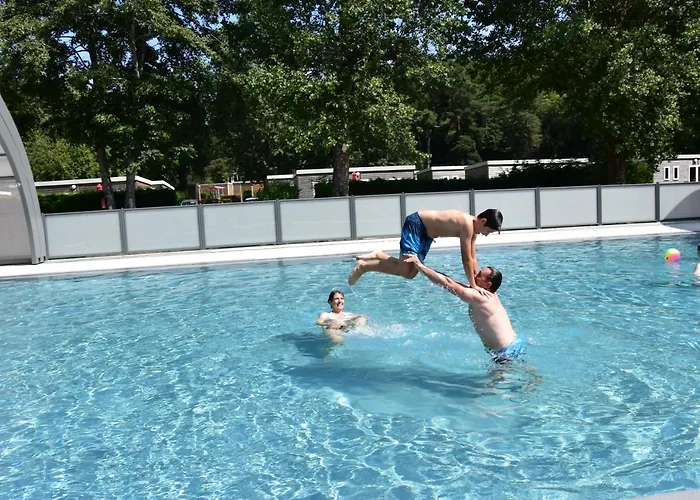 Domaine Du Chambon 3*